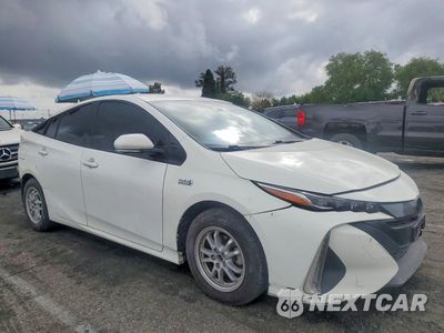 Czwarte zdjęcie samochodu z boku: 2018 TOYOTA PRIUS PRIME VIN:JTDKARFP4J3068641 - miniatura
