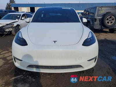 Piąte zdjęcie samochodu w środku: 2023 TESLA MODEL Y VIN:7SAYGDEF7PF936795 - miniatura