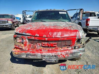 Piąte zdjęcie samochodu w środku: 1999 GMC SIERRA 3500 UTILITY / SERVICE TRUCK VIN:1GTHC39J3XF095927 - miniatura