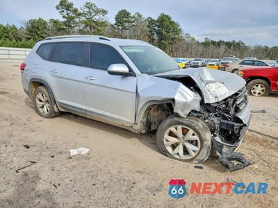 Czwarte zdjęcie samochodu z boku: 2018 VOLKSWAGEN ATLAS SE VIN:1V2KR2CA2JC576766 - miniatura