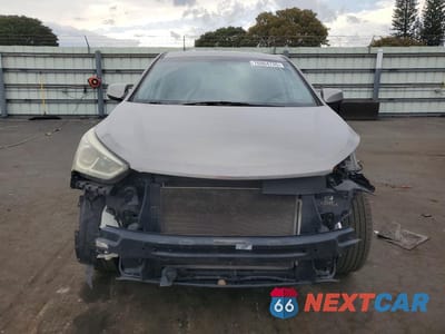 Piąte zdjęcie samochodu w środku: 2017 HYUNDAI SANTA FE SPORT VIN:5NMZT3LB2HH018055 - miniatura