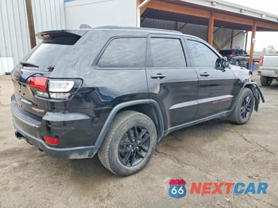 Trzecie zdjęcie samochodu z tyłu: 2021 JEEP GRAND CHEROKEE TRAILHAWK VIN:1C4RJFLG7MC879999 - miniatura