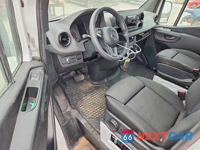 Zdjęcie 8 z 13 samochodu: 2024 MERCEDES BENZ SPRINTER 2500 2500 2WD TDSL CARGO STANDARD ROOF VIN:W1Y4NBHY9RT161379 - miniatura