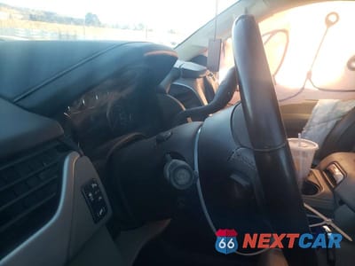 Zdjęcie 9 z 12 samochodu: 2017 GMC YUKON XL K1500 SLT VIN:1GKS2GKC1HR156837 - miniatura