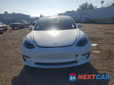 Piąte zdjęcie samochodu w środku: 2023 TESLA MODEL 3 VIN:5YJ3E1EA5PF470588 - miniatura