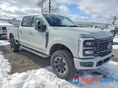 Czwarte zdjęcie samochodu z boku: 2025 FORD F350 SUPER DUTY VIN:1FT8W3BM2SEC21768 - miniatura