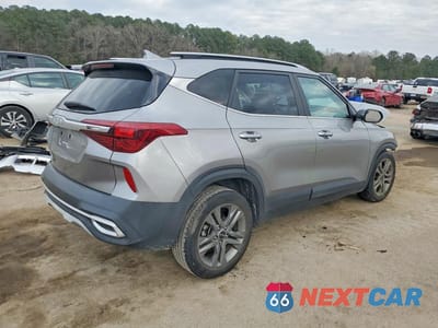 Trzecie zdjęcie samochodu z tyłu: 2022 KIA SELTOS S VIN:KNDEU2AA1N7288526 - miniatura