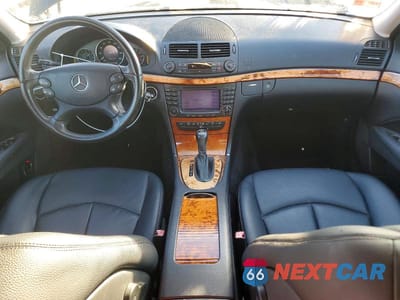 Zdjęcie 8 z 12 samochodu: 2007 MERCEDES-BENZ E 350 4MATIC VIN:WDBUF87X57X216055 - miniatura