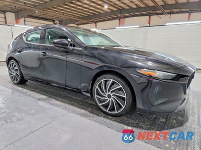 Czwarte zdjęcie samochodu z boku: 2020 MAZDA 3 PREFERRED VIN:JM1BPAMM1L1166534 - miniatura