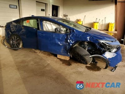 Czwarte zdjęcie samochodu z boku: 2025 TOYOTA PRIUS LE VIN:JTDACAAU3S3058348 - miniatura