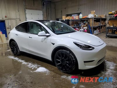 Czwarte zdjęcie samochodu z boku: 2021 TESLA MODEL Y VIN:5YJYGDEE6MF071043 - miniatura