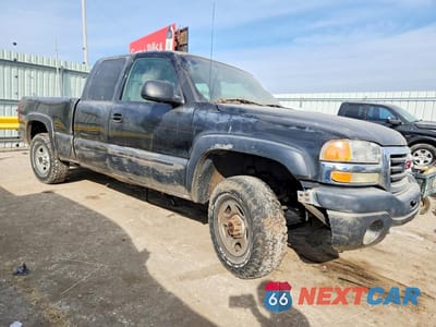 Czwarte zdjęcie samochodu z boku: 2003 GMC NEW SIERRA K1500 VIN:2GTEK19T231199824 - miniatura