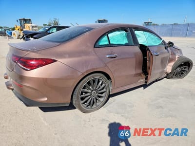 Trzecie zdjęcie samochodu z tyłu: 2022 MERCEDES-BENZ CLA 250 VIN:W1K5J4GB8NN249440 - miniatura