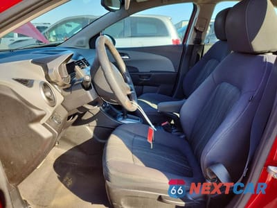 Zdjęcie 7 z 12 samochodu: 2013 CHEVROLET SONIC LT VIN:1G1JC5SH7D4180242 - miniatura