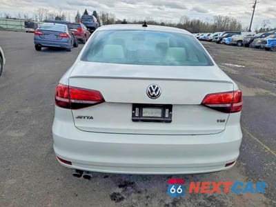 Zdjęcie 6 z 12 samochodu: 2017 VOLKSWAGEN JETTA SPORT VIN:3VWD17AJ0HM395589 - miniatura