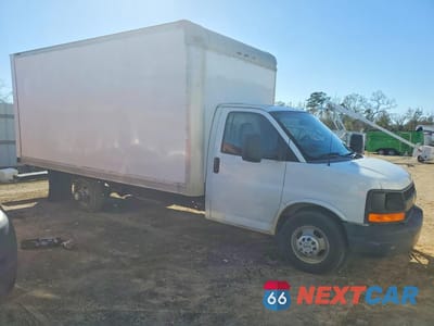 Czwarte zdjęcie samochodu z boku: 2017 CHEVROLET EXPRESS G3500 BOX TRUCK VIN:1HA3GTCG0HN009424 - miniatura