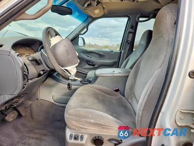 Zdjęcie 7 z 13 samochodu: 2000 FORD EXPEDITION XLT VIN:1FMRU1565YLA60022 - miniatura