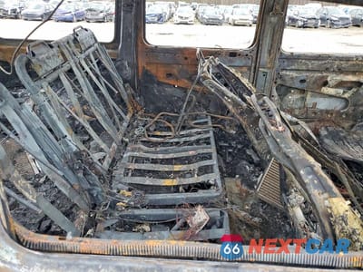 Zdjęcie 10 z 11 samochodu: 2013 MERCEDES-BENZ G 63 AMG VIN:WDCYC7DF1DX210390 - miniatura