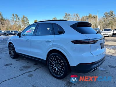 Trzecie zdjęcie samochodu z tyłu: 2019 PORSCHE CAYENNE VIN:WP1AA2AY2KDA00870 - miniatura