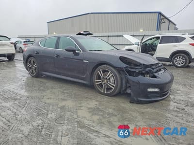 Czwarte zdjęcie samochodu z boku: 2013 PORSCHE PANAMERA S VIN:WP0AB2A76DL060164 - miniatura