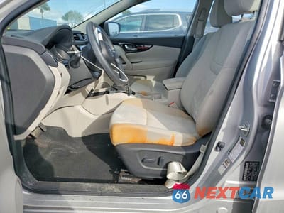 Zdjęcie 8 z 14 samochodu: 2019 NISSAN ROGUE SPORT S VIN:JN1BJ1CPXKW235514 - miniatura