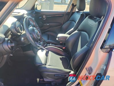 Zdjęcie 7 z 12 samochodu: 2020 MINI COOPER S VIN:WMWXU9C08L2M36622 - miniatura