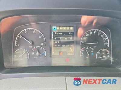 Zdjęcie 8 z 10 samochodu: 2019 FREIGHTLINER CASCADIA 126 VIN:3AKJHHDR4KSHU7042 - miniatura
