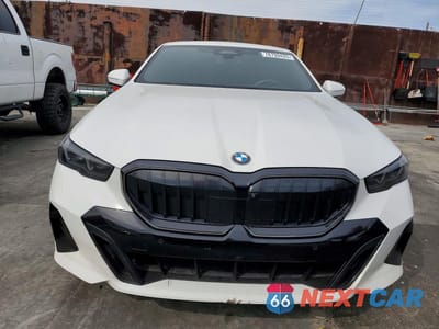 Piąte zdjęcie samochodu w środku: 2024 BMW 530 I VIN:WBA43FJ07RCR52500 - miniatura