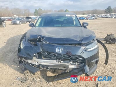 Piąte zdjęcie samochodu w środku: 2025 HONDA HR-V LX VIN:3CZRZ1H38SM757496 - miniatura