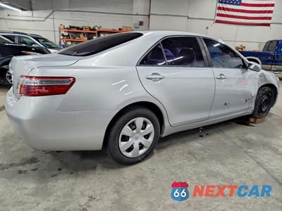 Trzecie zdjęcie samochodu z tyłu: 2009 TOYOTA CAMRY HYBRID BASE VIN:4T1BB46K89U111061 - miniatura