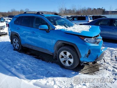 Czwarte zdjęcie samochodu z boku: 2021 TOYOTA RAV4 XLE VIN:2T3P1RFV4MW152965 - miniatura