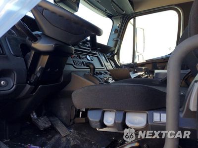 Zdjęcie 7 z 12 samochodu: 2025 FREIGHTLINER BUSINESS CLASS M2 BOX TRUCK VIN:3ALACXFC6SDVS6220 - miniatura