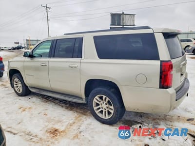 Drugie zdjęcie samochodu z przodu: 2015 CHEVROLET SUBURBAN C1500 LT VIN:1GNSCJKC3FR560037 - miniatura
