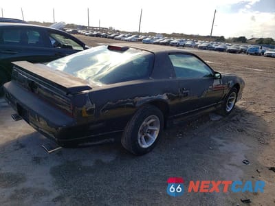 Trzecie zdjęcie samochodu z tyłu: 1985 PONTIAC FIREBIRD TRANS AM VIN:1G2FW87H8FL651696 - miniatura