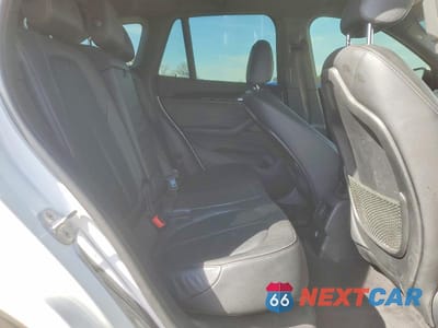 Zdjęcie 11 z 12 samochodu: 2018 BMW X1 XDRIVE28I VIN:WBXHT3C35J5K25300 - miniatura
