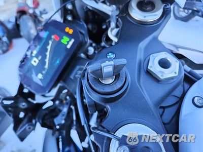 Zdjęcie 8 z 10 samochodu: 2025 BMW S 1000 RR VIN:WB10P2305S6L50496 - miniatura