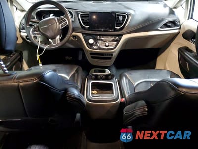 Zdjęcie 8 z 14 samochodu: 2023 CHRYSLER PACIFICA HYBRID TOURING L VIN:2C4RC1L77PR527403 - miniatura