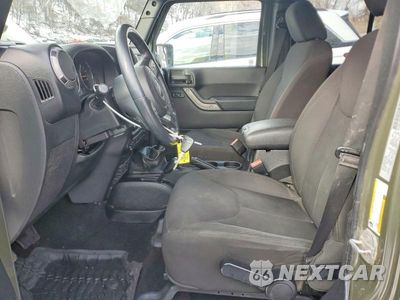Zdjęcie 7 z 13 samochodu: 2016 JEEP WRANGLER UNLIMITED SPORT VIN:1C4BJWDG3GL107939 - miniatura