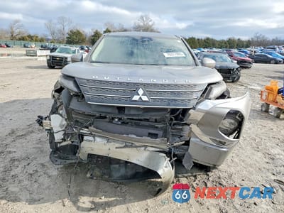 Piąte zdjęcie samochodu w środku: 2023 MITSUBISHI OUTLANDER SE VIN:JA4J3UA86PZ013259 - miniatura