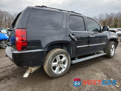 Trzecie zdjęcie samochodu z tyłu: 2013 CHEVROLET TAHOE K1500 LTZ VIN:1GNSKCE08DR150217 - miniatura