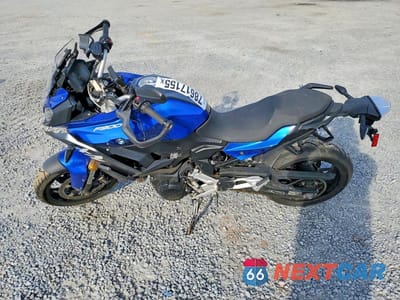 Trzecie zdjęcie samochodu z tyłu: 2023 BMW F 900 XR VIN:WB10K2305P6H59591 - miniatura