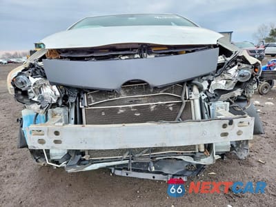 Piąte zdjęcie samochodu w środku: 2012 TOYOTA PRIUS FOUR VIN:JTDKN3DU1C1583220 - miniatura