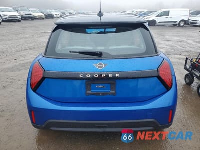 Zdjęcie 6 z 11 samochodu: 2025 MINI COOPER BASE VIN:WMW13GD06S2W48848 - miniatura