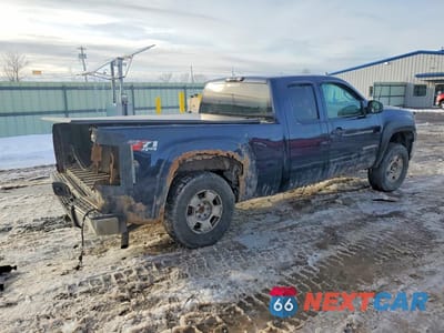 Trzecie zdjęcie samochodu z tyłu: 2010 GMC SIERRA K1500 SLE VIN:1GTSKVE35AZ285925 - miniatura