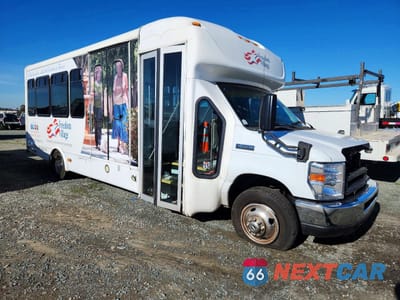 2013 FORD E450 SHUTTLE BUS 1FDFE4FS5DDB16221 - główne zdjęcie licytacji z USA - miniatura
