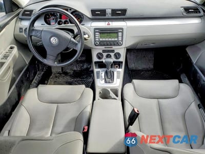 Zdjęcie 8 z 12 samochodu: 2009 VOLKSWAGEN PASSAT TURBO VIN:WVWJK73C39P042311 - miniatura