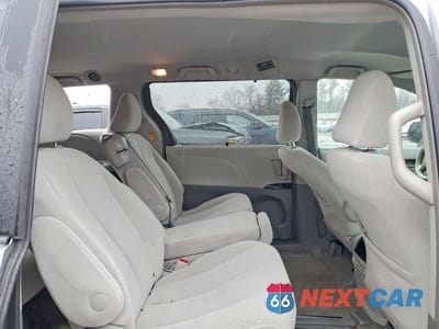 Zdjęcie 11 z 12 samochodu: 2013 TOYOTA SIENNA LE 8-PASSENGER VIN:5TDKK3DC0DS310810 - miniatura