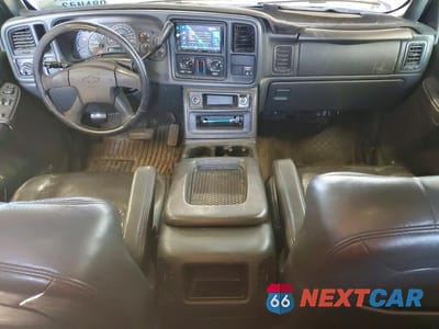 Zdjęcie 8 z 12 samochodu: 2005 CHEVROLET SILVERADO K2500 HEAVY DUTY VIN:1GCHK29U65E237794 - miniatura