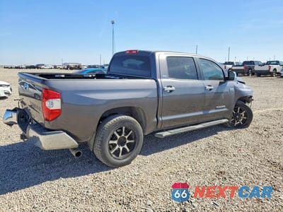 Trzecie zdjęcie samochodu z tyłu: 2017 TOYOTA TUNDRA SR5 VIN:5TFEW5F18HX214156 - miniatura