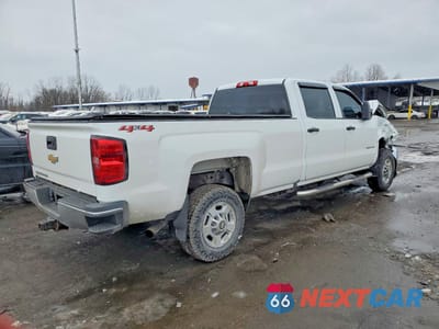 Trzecie zdjęcie samochodu z tyłu: 2018 CHEVROLET SILVERADO K2500 HEAVY DUTY VIN:1GC1KUEG4JF215651 - miniatura
